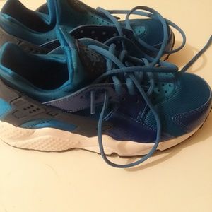 Sold nike shoes sold